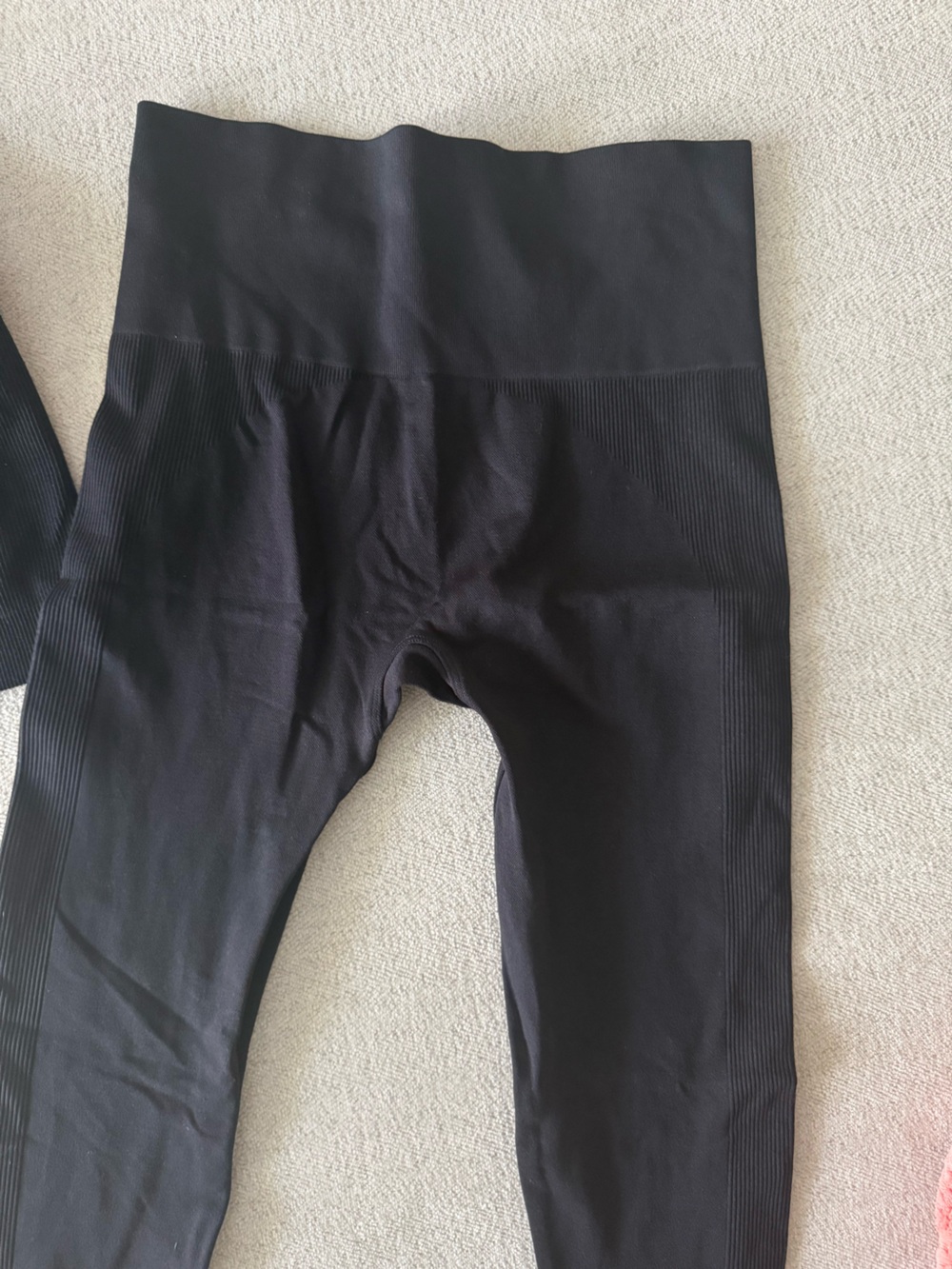 SET Active Black Seamless Ribbed Workout Bra & Leggings - Picture 4 of 6